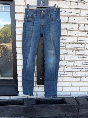 Lee jeans - Snygga lee jeans mvp med hyperstretch 31/34 väldigt bekväma och i fint skick tveka inte på att höra av dig om du har några frågor