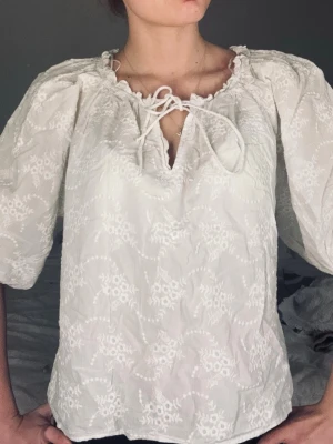 blus  - suuuper söt blus