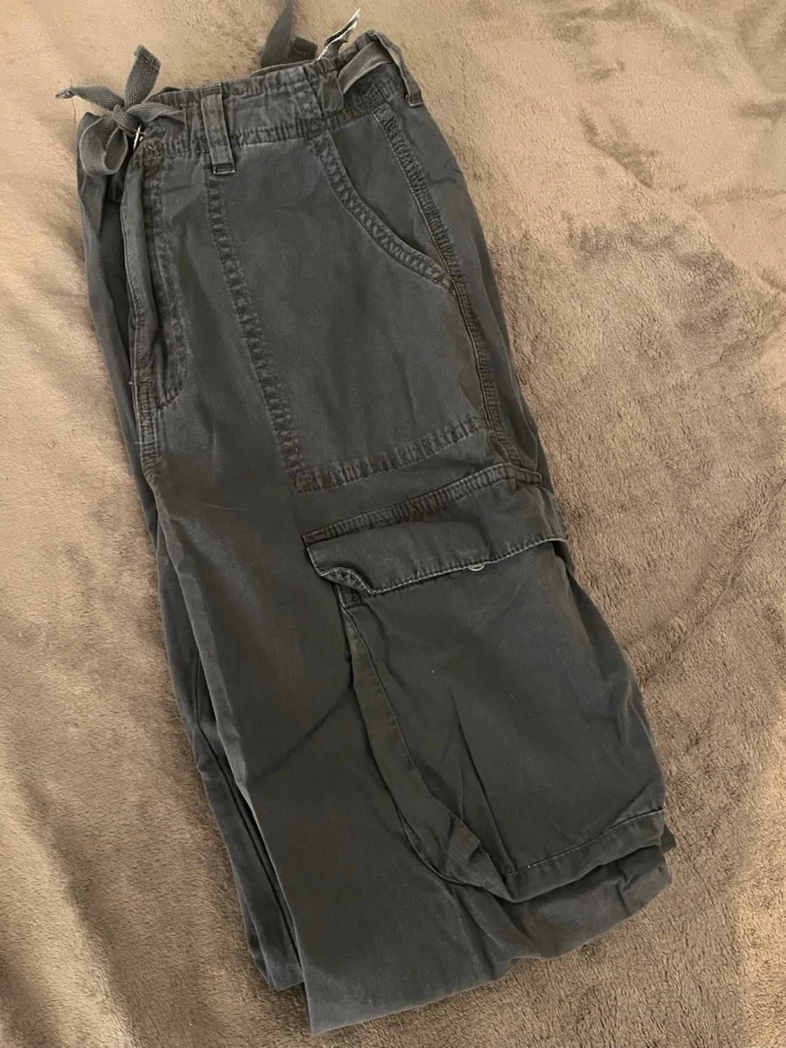Mörkgråa Cargobyxor - 2