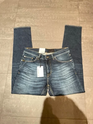 Tiger of Sweden jeans nya - Helt nya jeans ifrån tiger of Sweden. Prislappen är kvar på jeansen. Storleken är W30 L30. Modellen är evolve