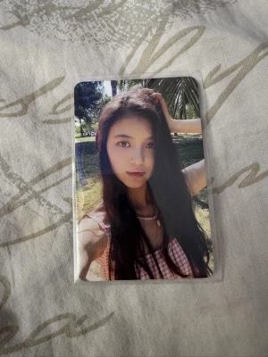 Danielle trading pc - Rare Danielle pc som ja helst skulle vilja tradea för Stray kids eller Blackpink pc, men kan även tänka mig o sälja. Skriv gärna till mig innan💕