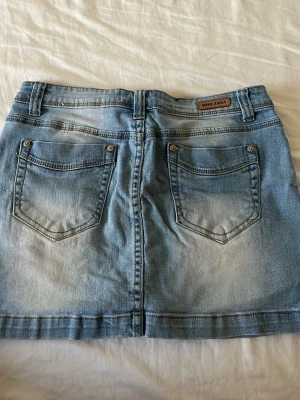 Jeans kjol - Skit snygg jeanskjol med coola bakfickor💗jag säljer pga att jag inte använder💗