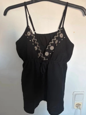 Blus ifrån shein  - Aldrig använd dock är lappen avklippt