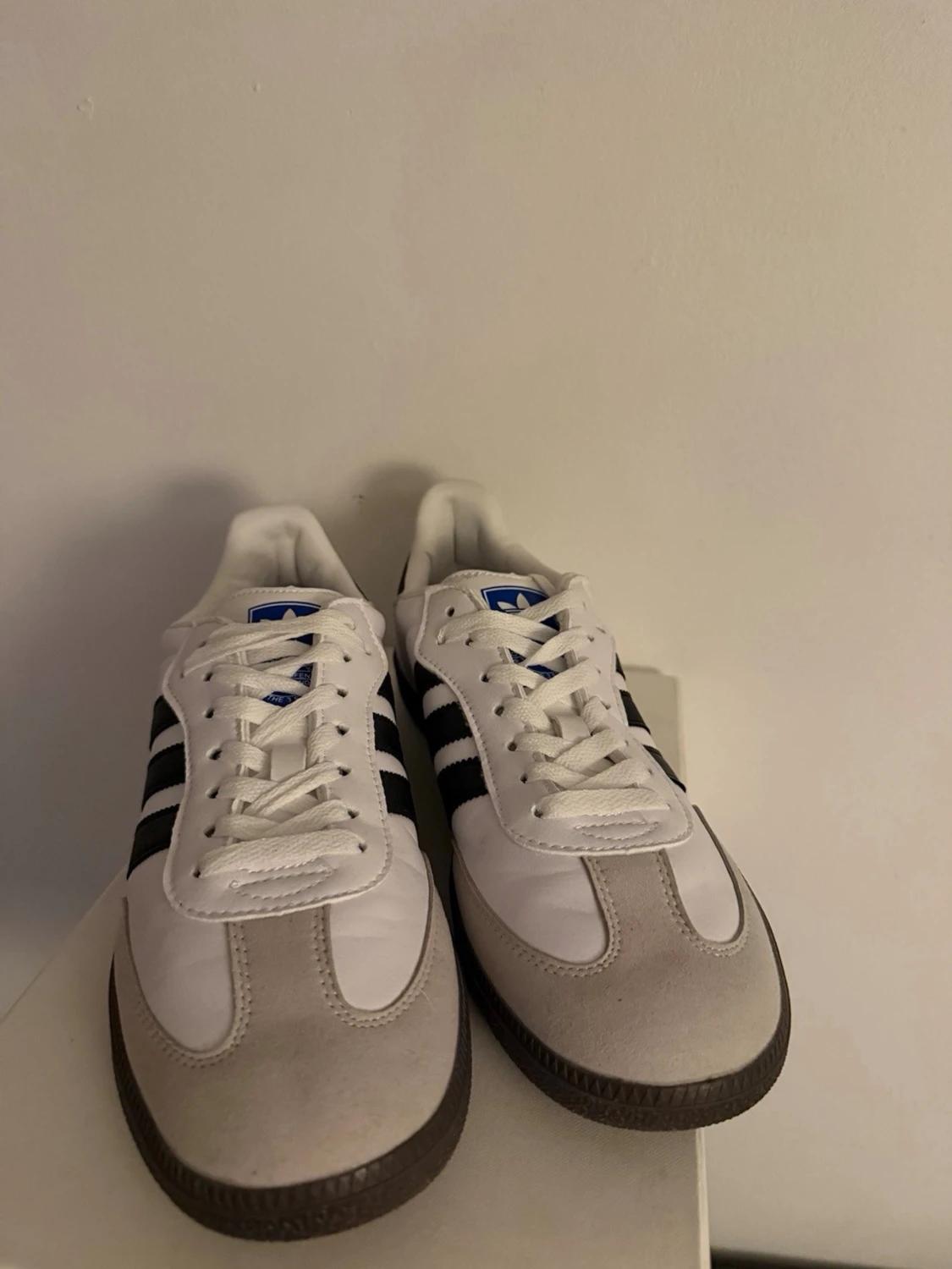 Adidas Samba vita och svarta sneakers - 1