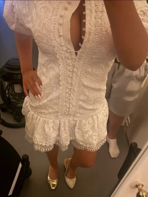 Studentklänning  - Så fin studentklänning, liknande den från IXIAH. Inga fläckar eller defekter. Storlek M men passar även S!🥰