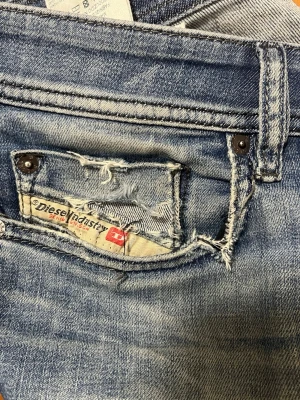 Diesel jeans herr - Schyssta diesel jeans storlek W30 L32. Har du några frågor är de bara skicka 👍