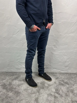 Replay jeans  - Ett par riktigt snygga jeans från Replay i storlek W32 L32 i modellen Anbbas 
