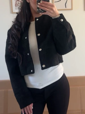 Bomberjacka  - Super snygg bomberjacka som är helt slutsålt från h&m (bud) 