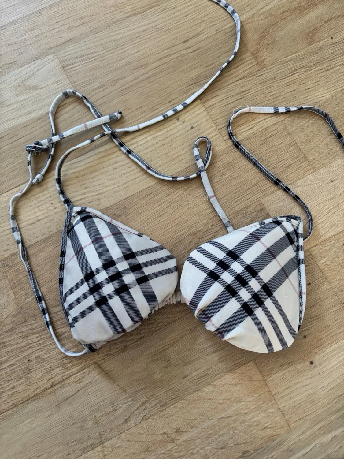 Burberry rutig bikini storlek L, made in London  - 4