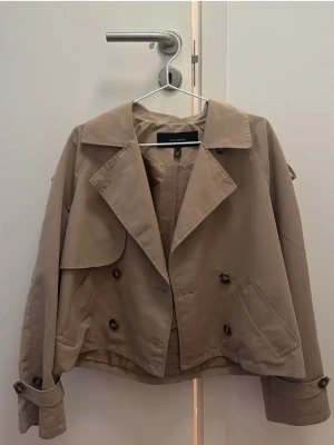 Trenchcoat kort - Skriv vid frågor! Inga defekter. Skicka gärna prisförslag💕