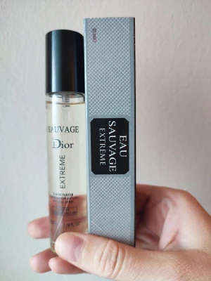 Dior Sauvage Extreme - Dior Sauvage Extreme Perfume. 33ml bottle. ~1-2 ml missing. A great winter/fall fragrance.