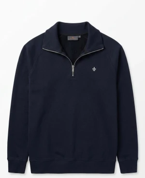 Mörkblå half-zip hoodie från Morris - Nyskick mörkblå hoodie från Morris med halv dragkedja och hög krage. Tillverkad i mjuk bomullsblandning och har en liten broderad logga på bröstet. Perfekt för en avslappnad och snygg look.