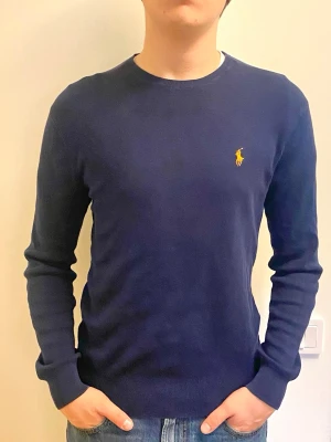 Ralph lauren tröja - Snygg tröja från Ralph lauren i mycket bra skick. Öppen för förhandling av pris.