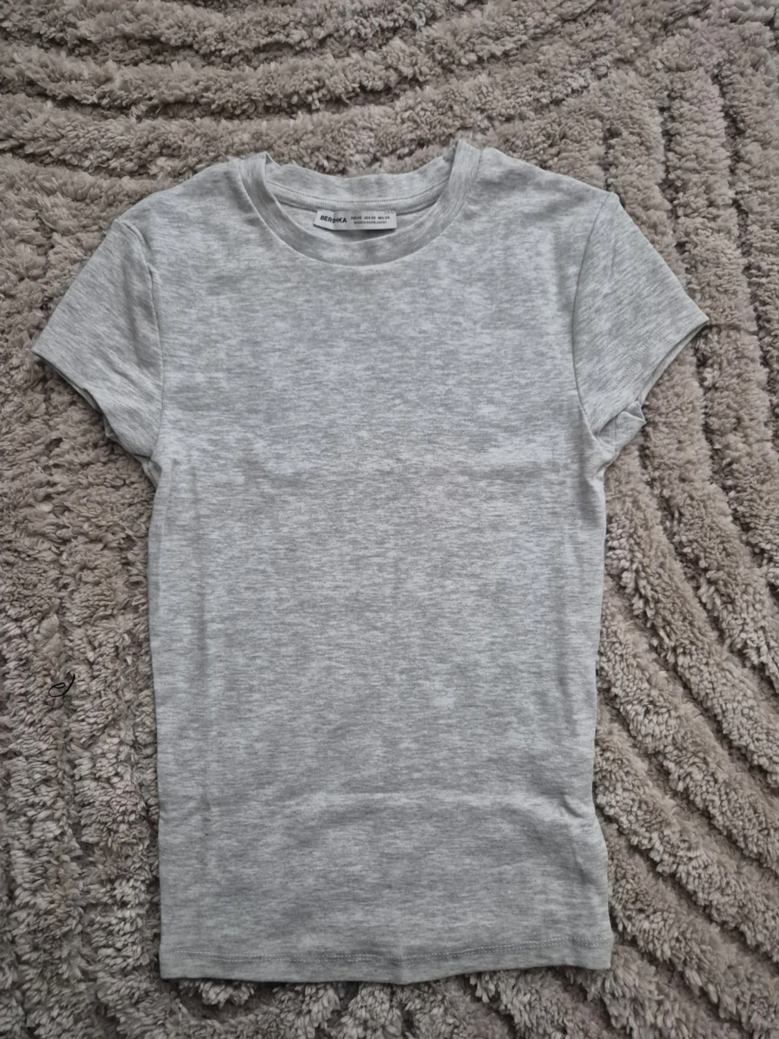T-shirt från bershka i storlek xs - 2