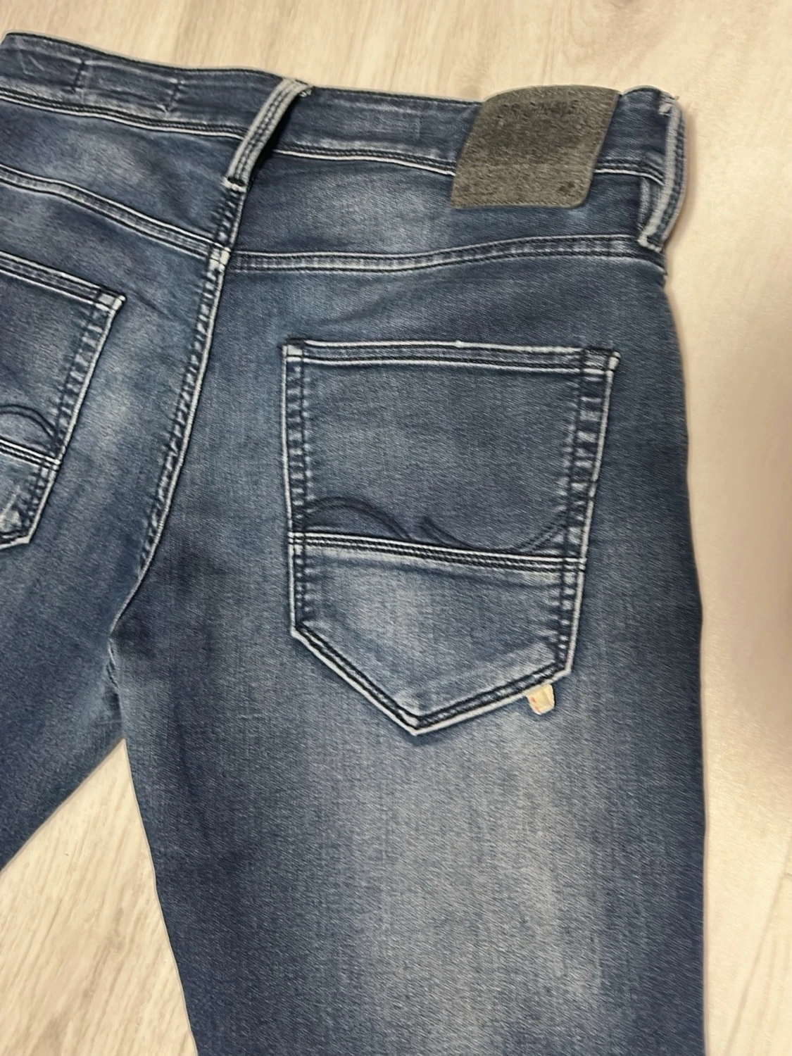 Mörkblå slitna jeans W32 L32 - 5
