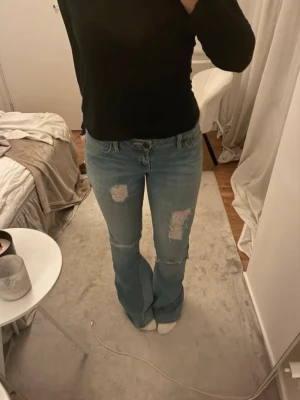 Low waist jeans - Jättefina egensydda jeans som inte kommer till användning och kommer från LTB🩷 är 167cm lång och storleken är 30/32🥰