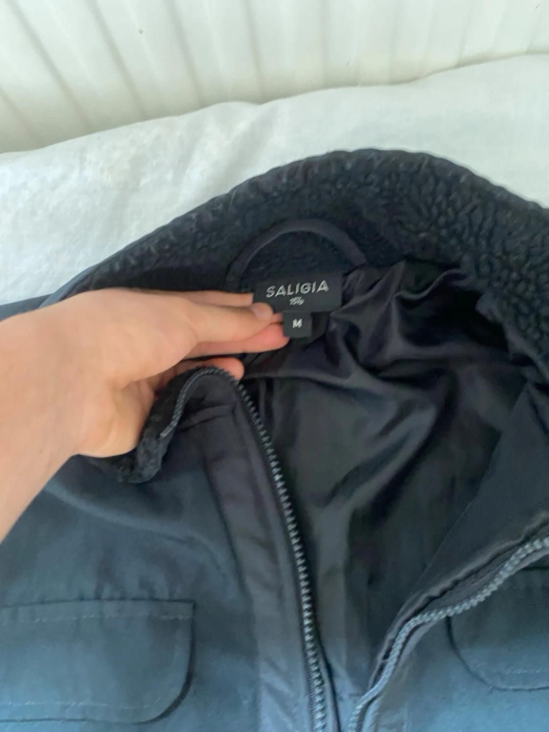 Svart teddyjacka från Saligia - 1