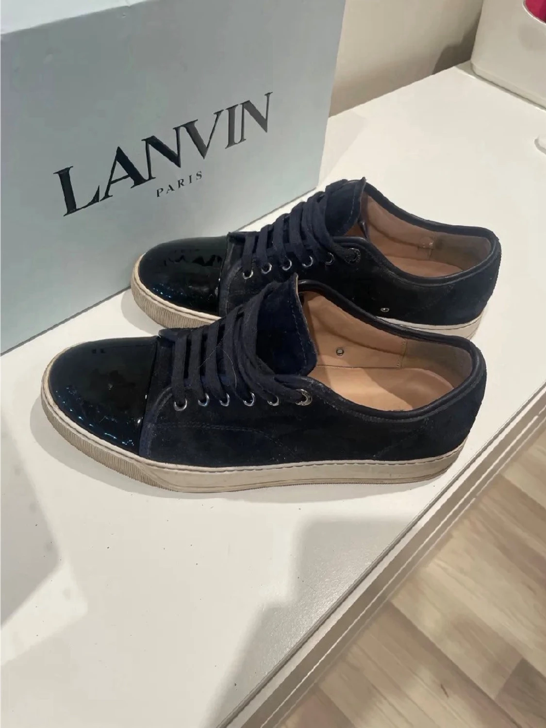 Mörkblå sneakers från Lanvin