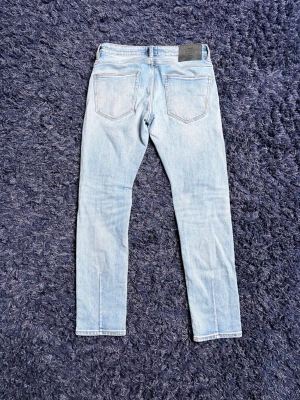 NEUW jeans  - Modell: Lou slim Storlek: 29/30