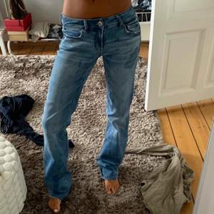 Snygga jeans som är långa (jag är 172 cm) längd 34