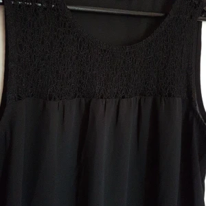 Svart blus - Svart blus. Använd en gång.