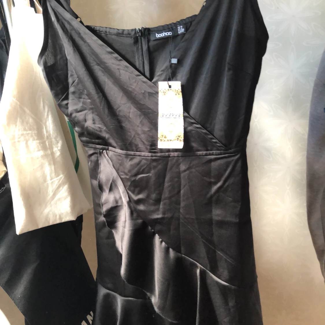 Supersöt sidenklänning - 90