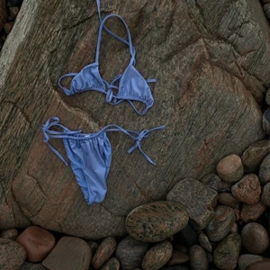 Bikini - Blå/lila trekantsbikini som är superfin och sitter smickrande på kroppen 💞 ENDAST ANVÄND EN GÅNG 