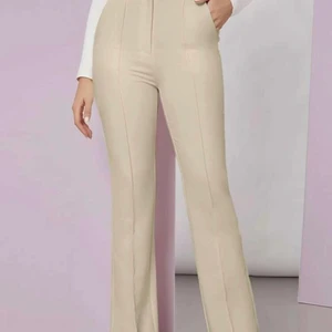 Kostymbyxor  - Skitsnygga långa kostymbyxor ❤️ köpta på shein för 199 användas 1 gång,  säljer då jag köpte två stycken  o den andra passade bättre 