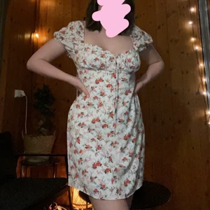 ❣️Cottagecore dress❣️ - Jättesöt cottagecore/blommig klänning! 🌸Köpt från yesstyle men bara på provad. Bra kvalitet och längd. INTE genomskinlig 🥰