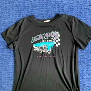 T-shirt  - Använd fåtal gånger