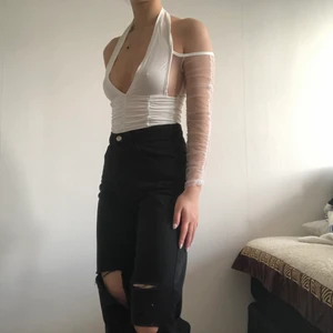 Ny fest topp - En helt ny topp som aldrig är använd, hann aldrig returnera den och känner inte riktigt att jag kommer ha den då det inte riktigt är min stil😅 