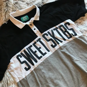 Sweet sktbs tröja  - Kortärmad skjort tröja. Aldrig använd. 