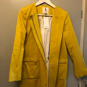 Mango kavaj storlek XS - Helt oanvänd kavaj från Mango, nypris 999:- 