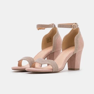 Sandaler  - Snygga sandaler med färg rosa. Storlek 38. Priset kan diskuteras.