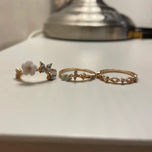 Ringar - Säljer dessa tre ringar tillsammans för 20kr. Köparen står för frakten💕💕