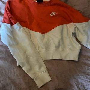 Nike tröja - Croppad