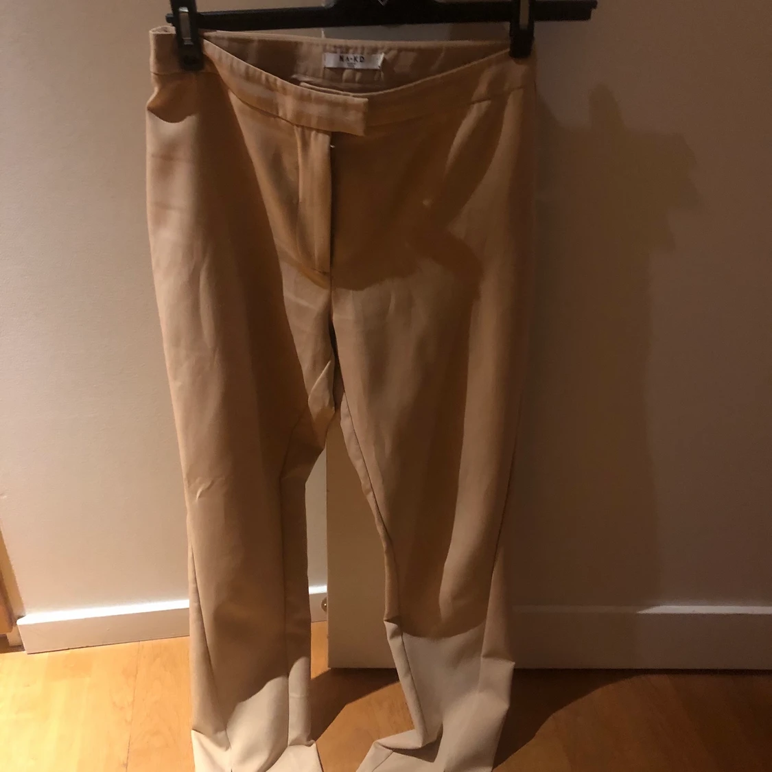 Beiga kostymbyxor  - 90