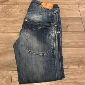 Jeans - Jeans från H&M i strl 24/32. Använda några få gånger. Köparen står för eventuell frakt. 