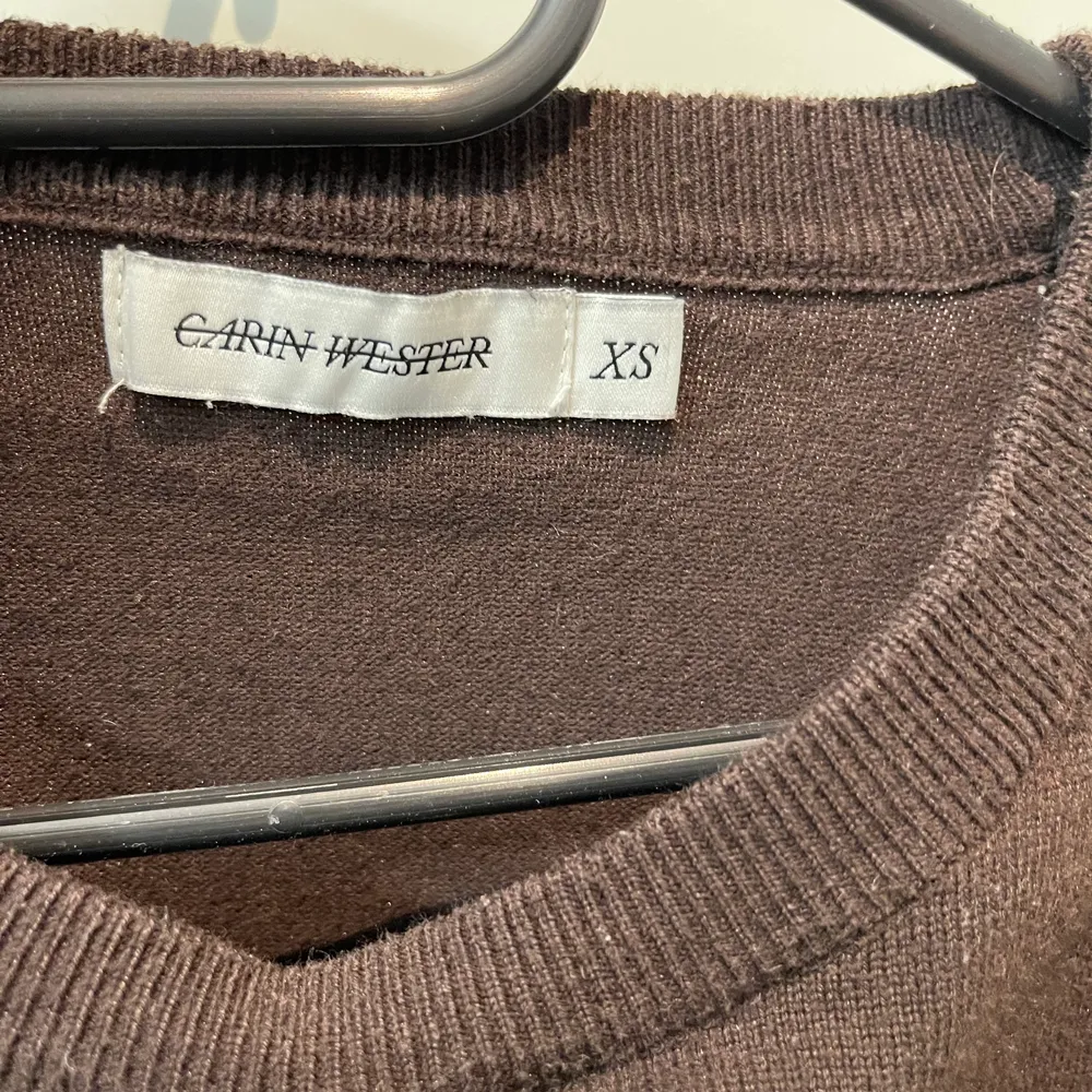 Säljer nu denna super mysiga och snygga Carin Wester tröjan då den inte kommer till användning längre. Strl XS. Stickat.