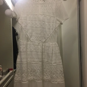 Student klänning - Använd en gång 