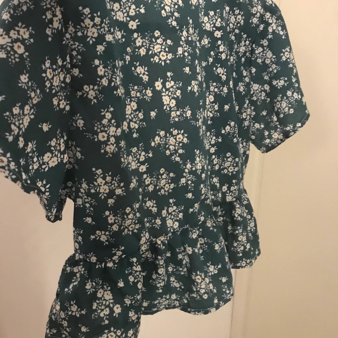 Söt blommig blus  - 91