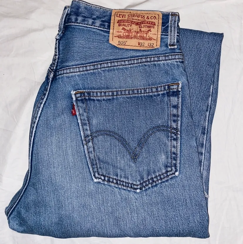 W32 L32( är dock avklippta så är kortare)✨ superfint skick✨ köparen står för frakt✨ . Jeans & Byxor.