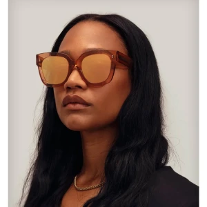 Chimi solglasögon  - Solglasögon från chimi eyewear, en liten repa i glaset annars som nya!