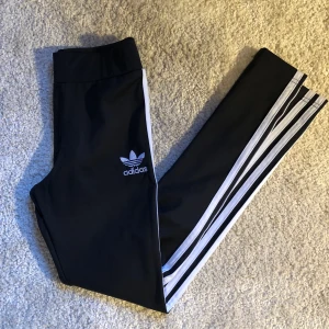 Adidas tights xs - Adidas tights aldrig använda 