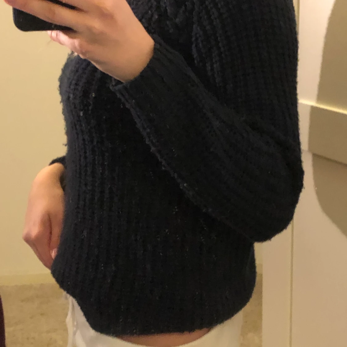 Mörkblå stickad tröja - 90