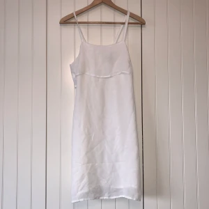 Studentklänning vit klänning fest vintage M - Jättefin vintage klänning som passar perfekt till student. Storlek M. 