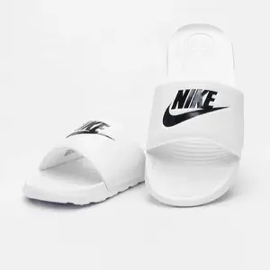 Vita Nike tofflor 