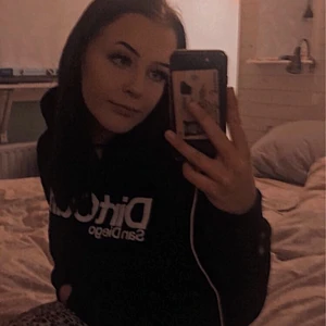 Dirtcult Hoodie i storlek M - En fin dirtcult Hoodie som ja tröttnat på att använda. 