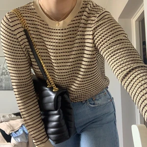 Trendig zara tröja 🤎 - Beige och brun glittrig tröja från förra säsongen! Sparsamt använd 🤎