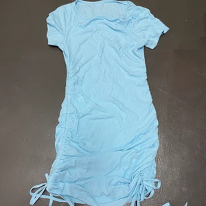 Klänning - Fin sommarklänning. Aldrig använd. Passar xs-s